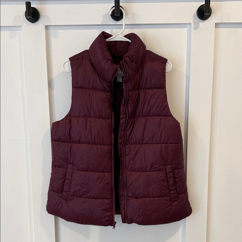 OLD NAVY Quilted Puffer Vest in Deep Burgundy